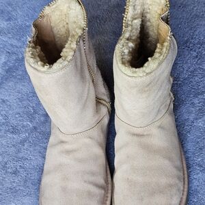 Women's Tan Shearling Boots